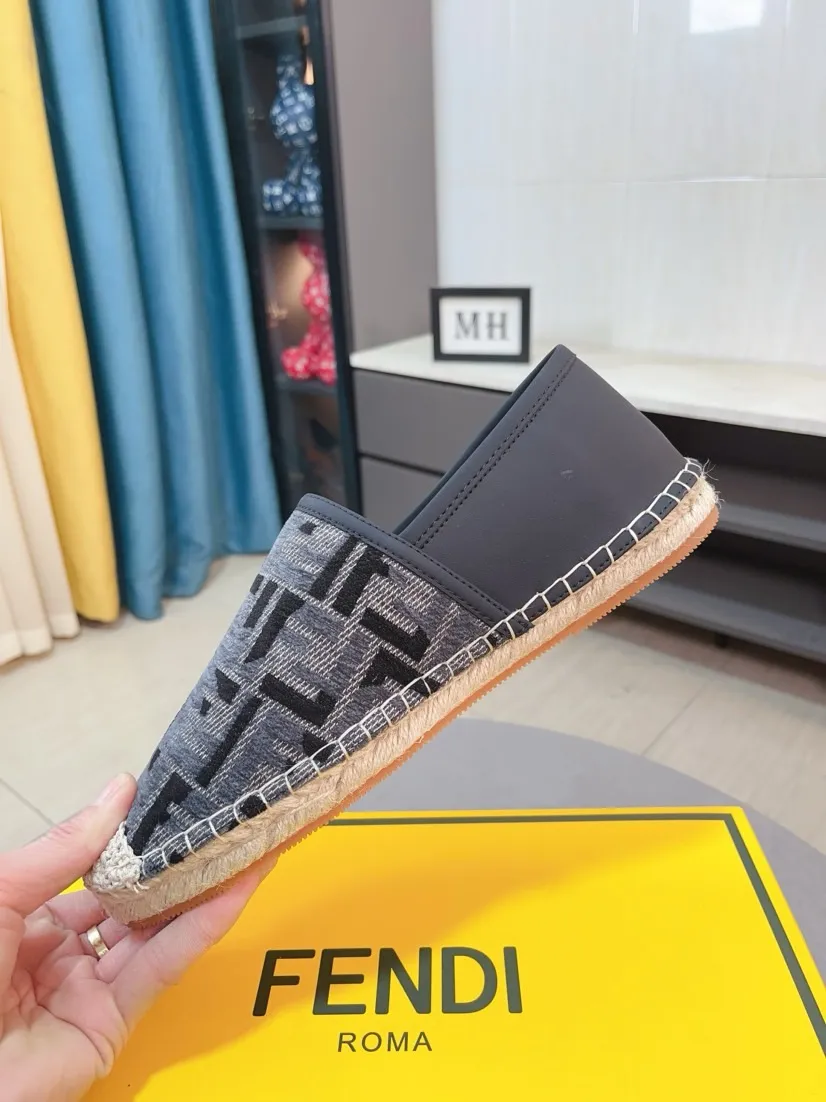 Men's shoes 💰400🌸🌸[FENDI] Fendi 💫Men's latest slip-on Loaf casual shoes ✔️The original one-to-one replica is available at the counter at the same time🏍️Fabrics: Italian imported fabrics, pure hand-pulled threads, raw rubber breathable and non-slip outsole, lining breathable and comfortable lambskin, density 100% comfortable, original rubber outsole wear-resistant ✔️Code number: 38-44, you deserve it, (Note: 45 can be customized, non-refundable and non-exchangeable)